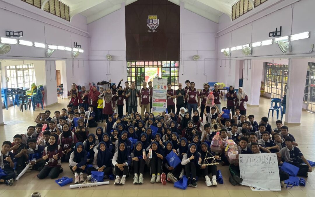 PELAJAR SESMA SAHUT CABARAN JAMBATAN FUTURE ENGINEERS