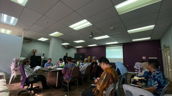 NAIB CANSELOR UTM TINJAU PERANCANGAN NAIK TARAF FASILITI KOLEJ SISWA JAYA