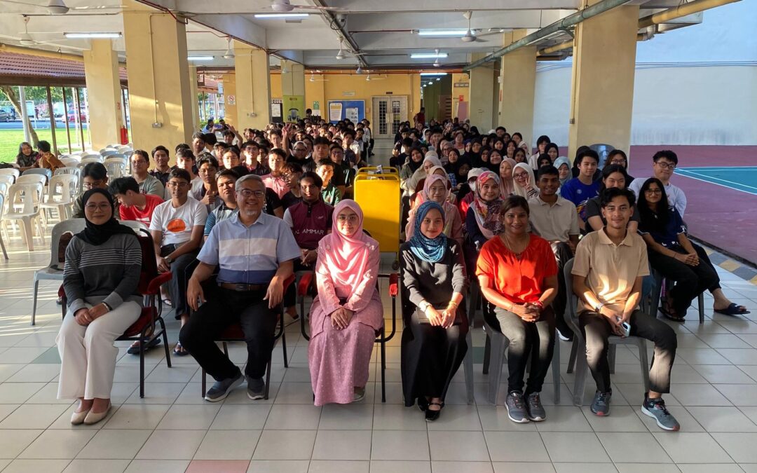 LIBRARY ON AIR @KSJ: SEMBANG SISWA KUPAS BUKU ATOMIC HABITS, CETUS PERUBAHAN POSITIF